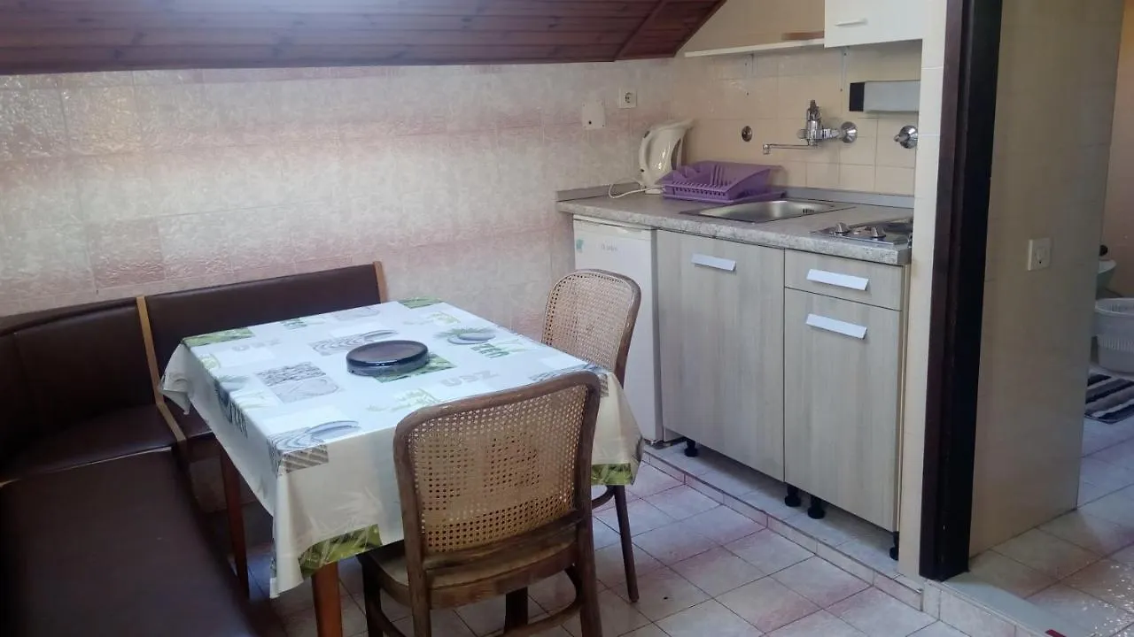 Apartments By The Sea Mali Lošinj